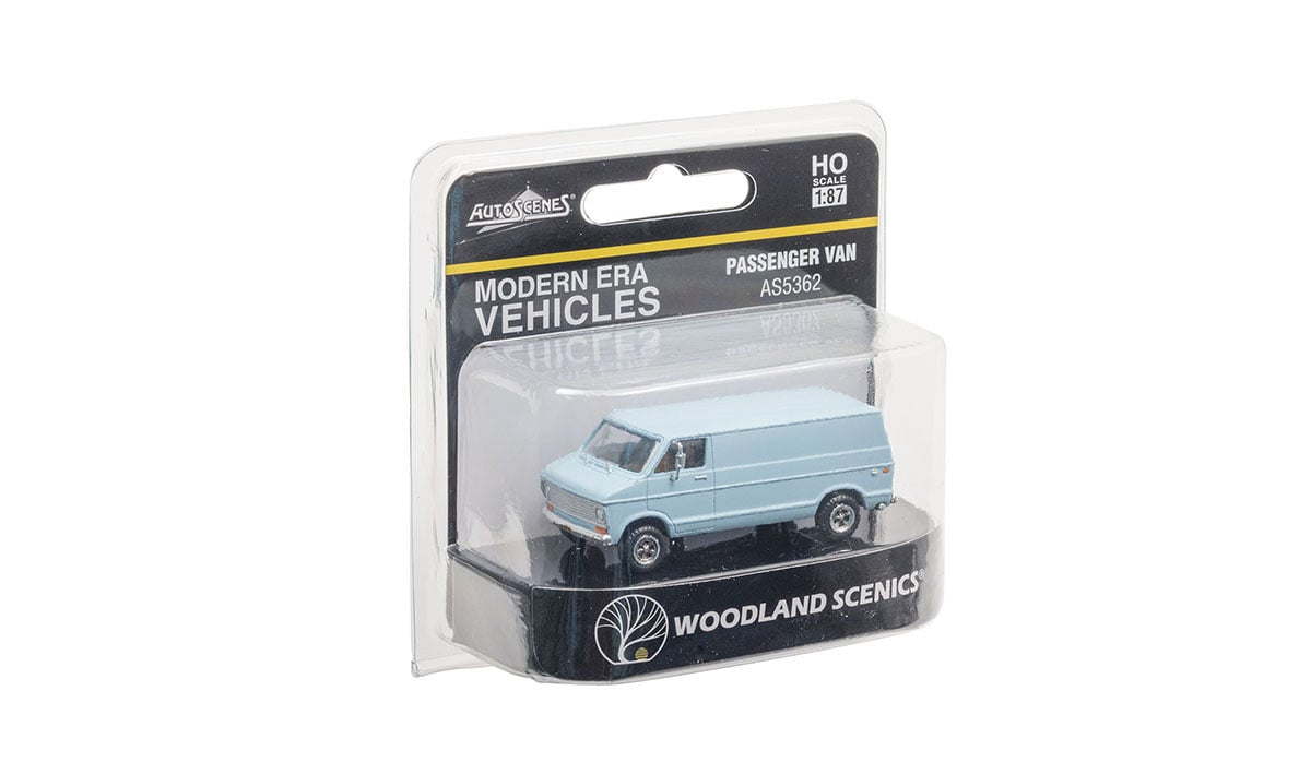 JP5362 Passenger Van - HO Scale | Just Plug