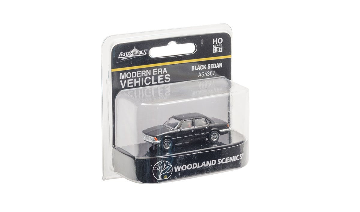 JP5367 Black Sedan - HO Scale | Just Plug