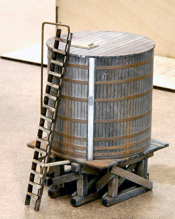 2124 HO Hillside Water Tank