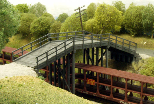 628-0200 HO Rural Timber Overpass (Kit)