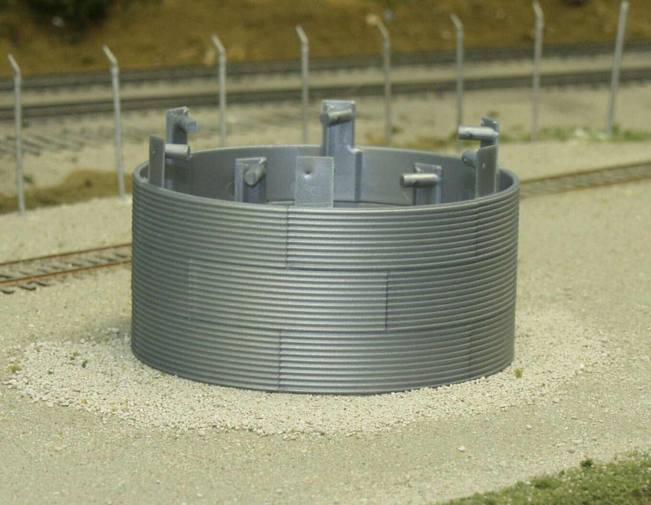 628-0354 HO Corrugated 30′ Grain Bin Expansion (3 bands)