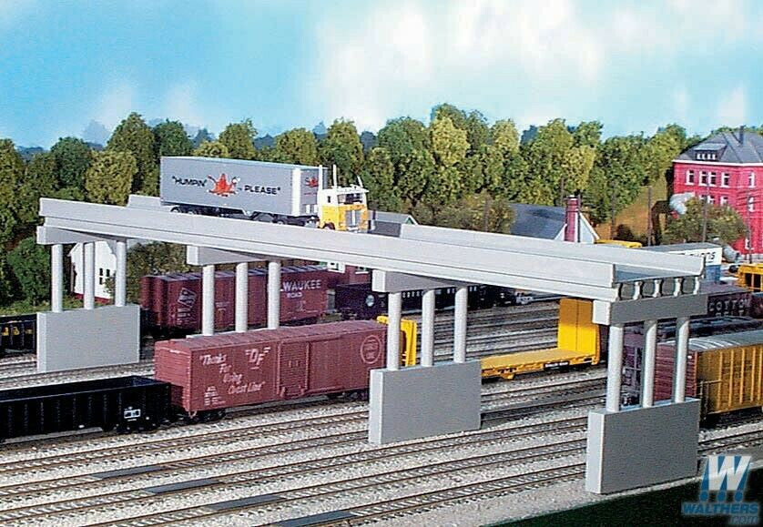628-0113 HO 150' Modern Style Highway Bridge & 4 piers